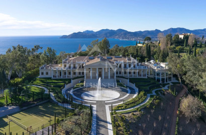 Architectural House Venetian Palace ONE-OF-THE-KIND, 10 bedrooms in Can Girona