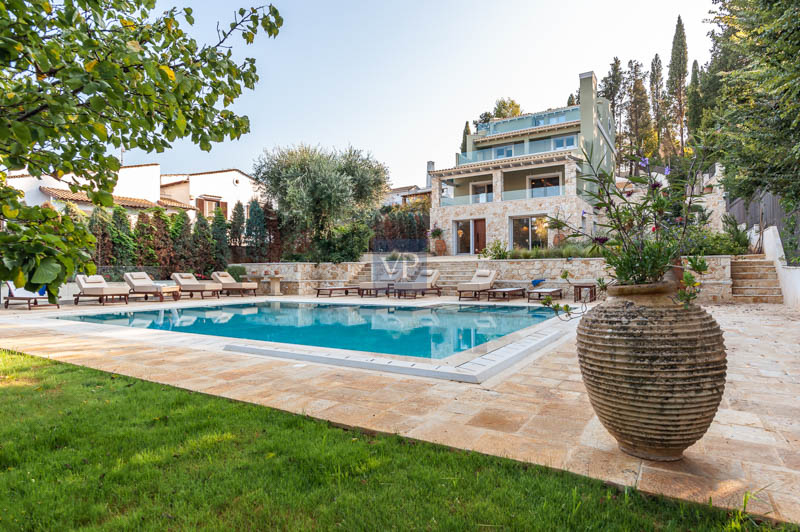 Premium Villa Stunning Ionian Breese Swimming pool, jacuzzi, sauna, 7 bedrooms in exclusive area of Barcelona