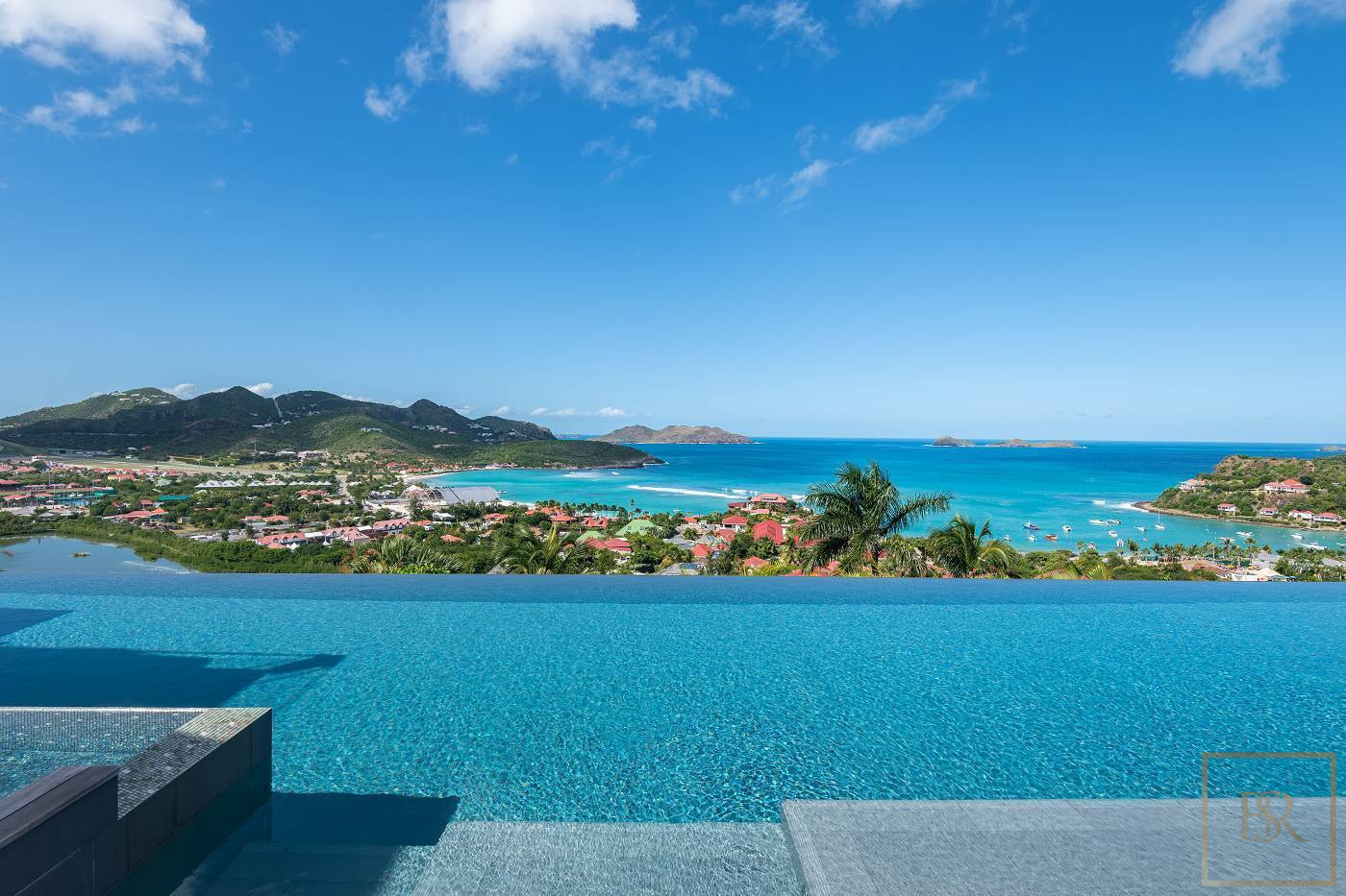 Ultra-Luxury Villa NEO Ultimate Living, Panoramic Sea View, 5 bedrooms in Bellaterra
