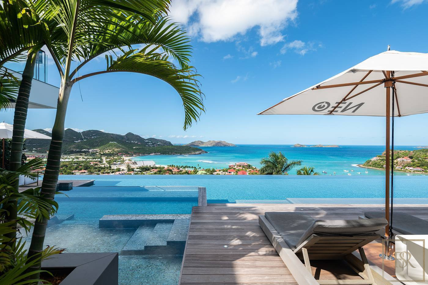 Ultra-Luxury Villa NEO Ultimate Living, Panoramic Sea View, 5 bedrooms in Bellaterra