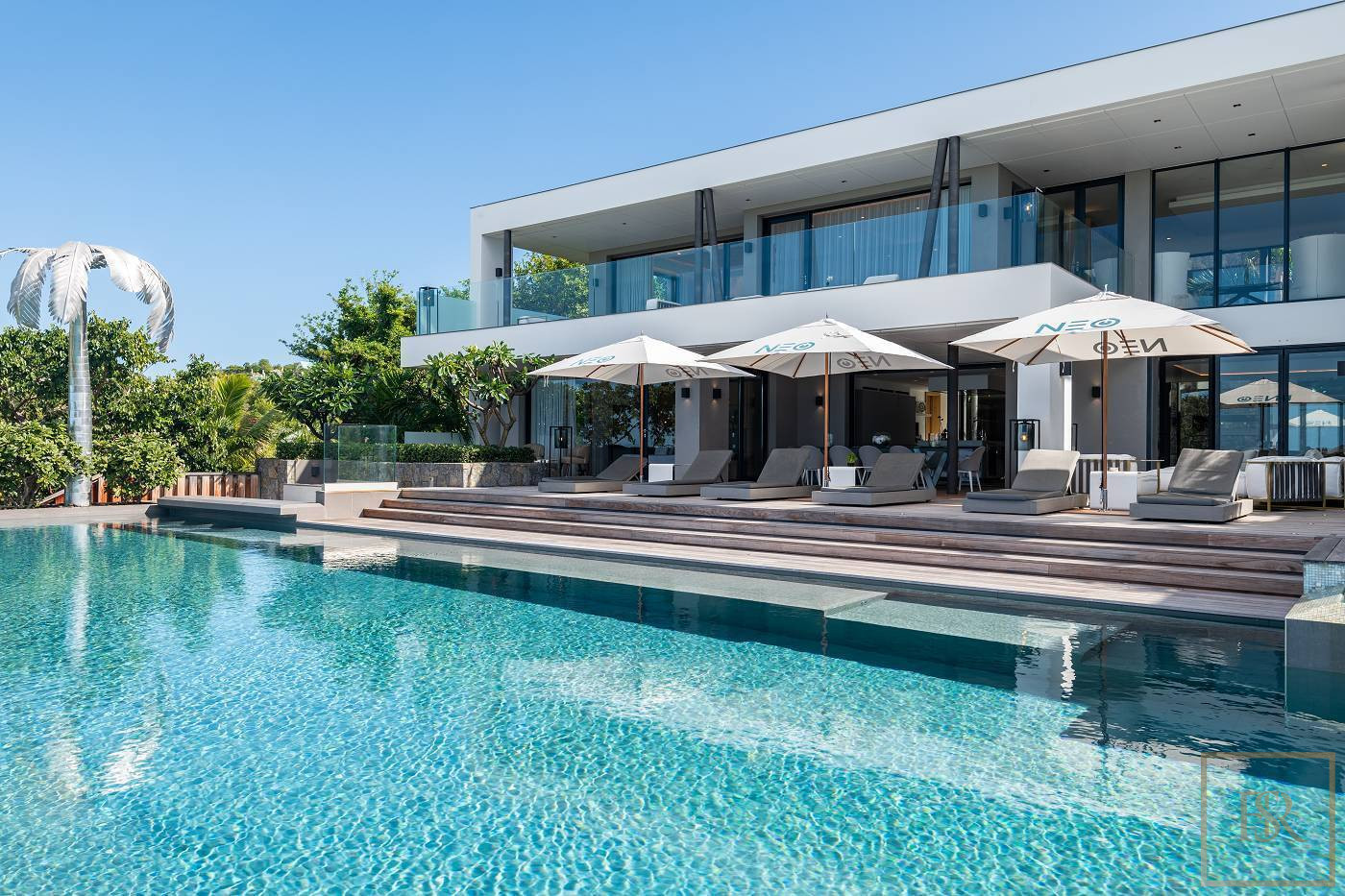 Ultra-Luxury Villa NEO Ultimate Living, Panoramic Sea View, 5 bedrooms in Bellaterra