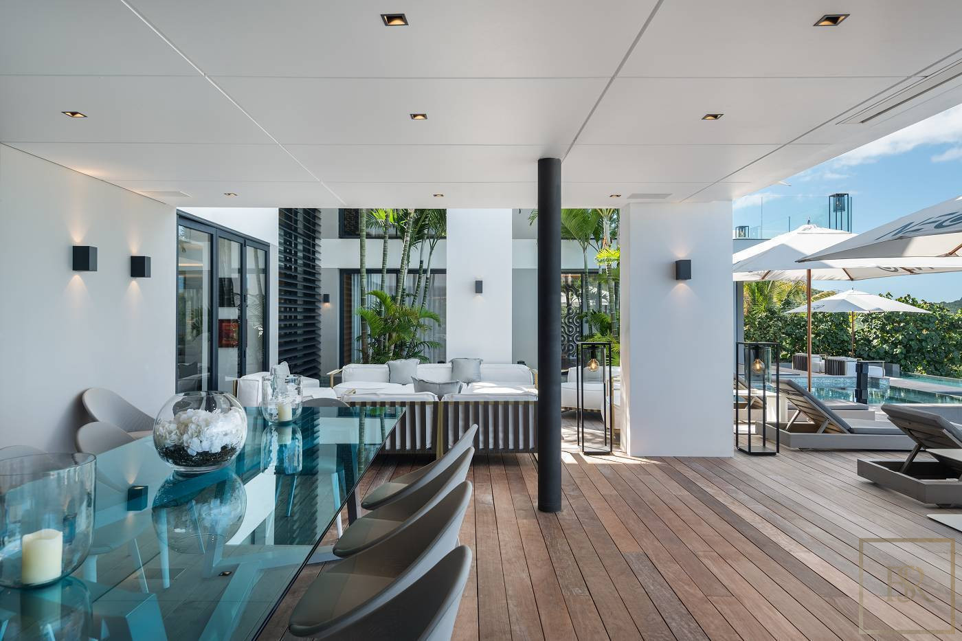 Ultra-Luxury Villa NEO Ultimate Living, Panoramic Sea View, 5 bedrooms in Bellaterra