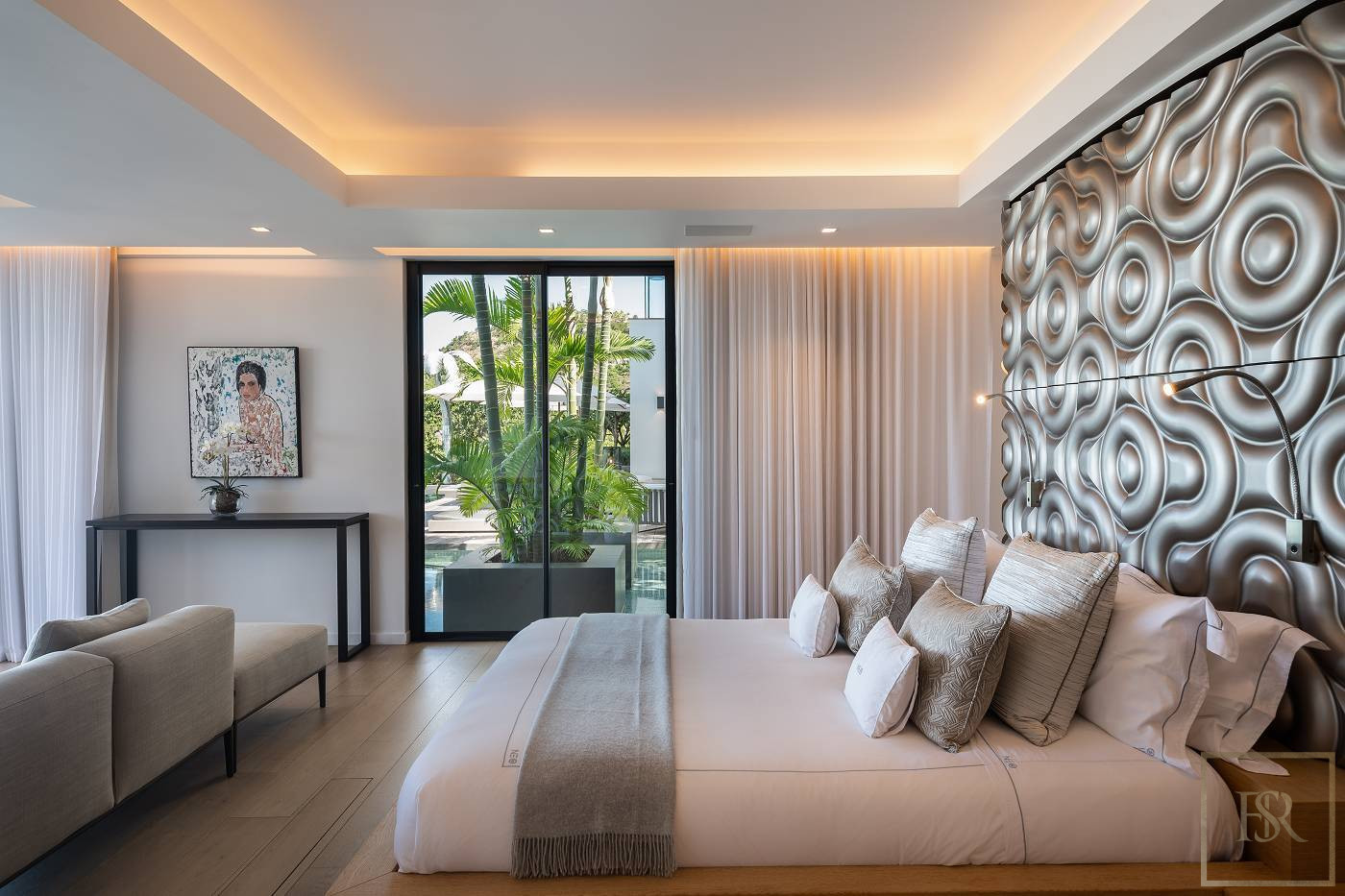 Ultra-Luxury Villa NEO Ultimate Living, Panoramic Sea View, 5 bedrooms in Bellaterra