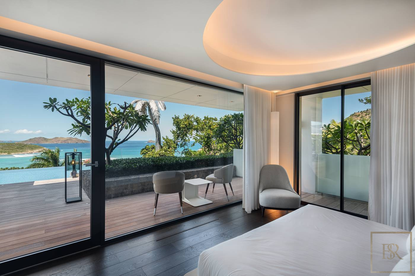 Ultra-Luxury Villa NEO Ultimate Living, Panoramic Sea View, 5 bedrooms in Bellaterra
