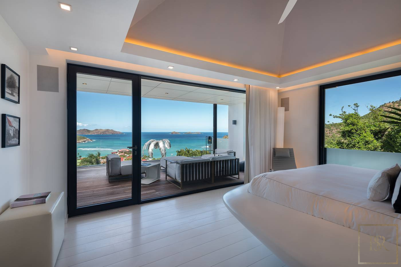 Ultra-Luxury Villa NEO Ultimate Living, Panoramic Sea View, 5 bedrooms in Bellaterra