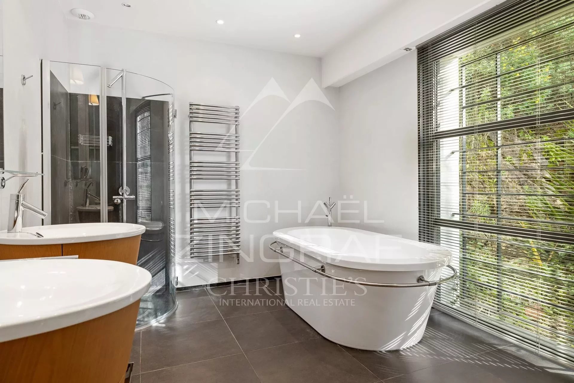 Architectural Villa Breathtaking view of the Bay Villefranche exceptional panorama, 5 bedrooms in Cabrera de Mar