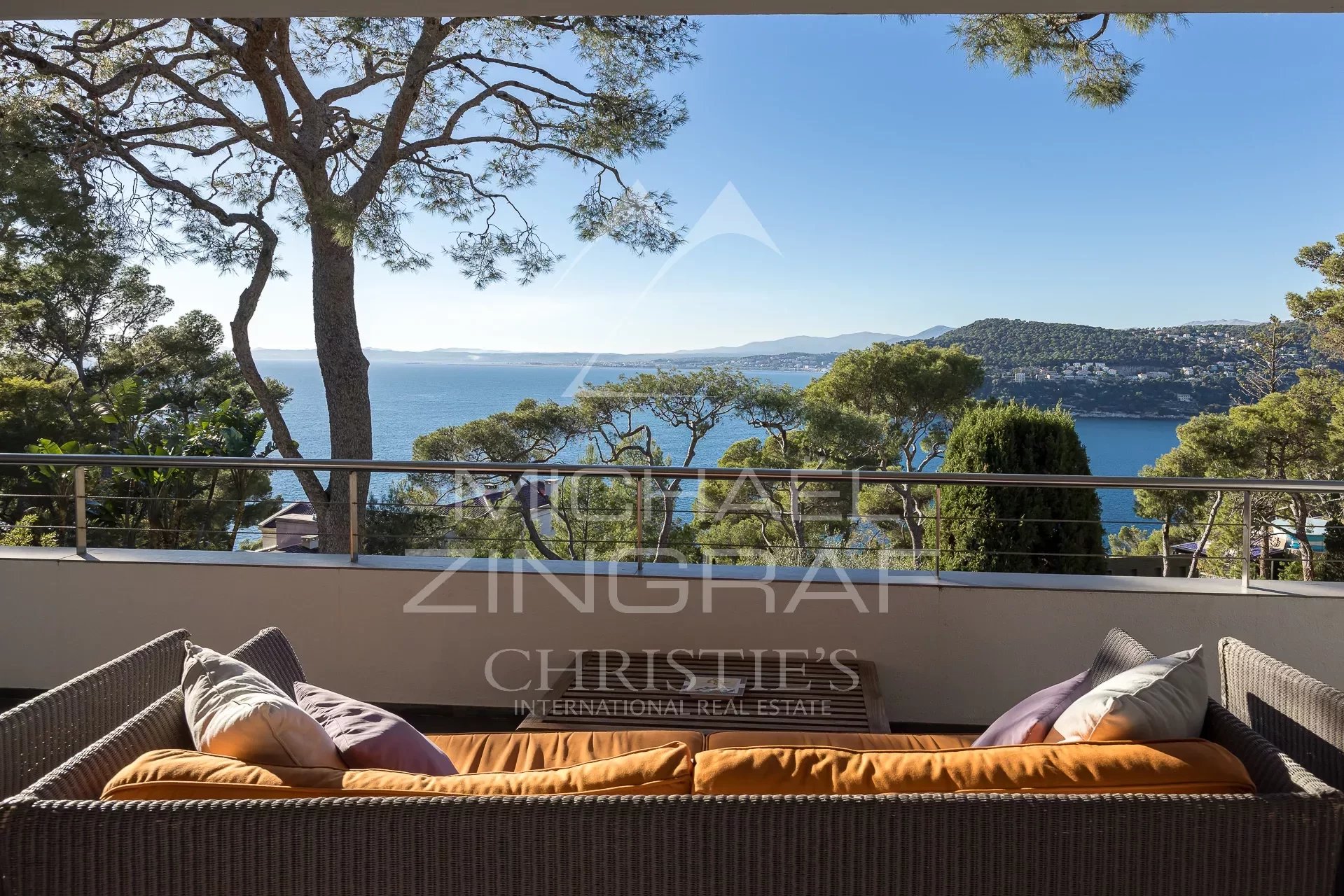 Architectural Villa Breathtaking view of the Bay Villefranche exceptional panorama, 5 bedrooms in Cabrera de Mar